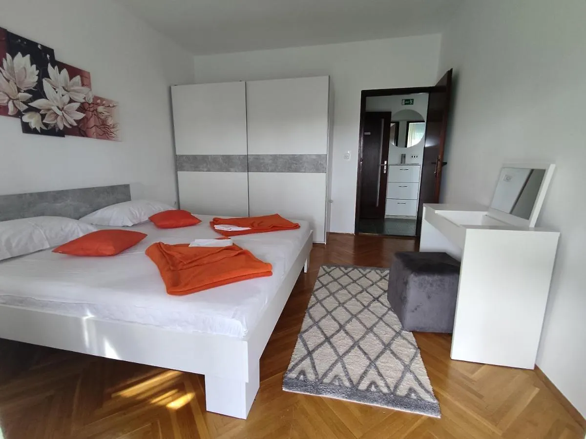 Apartment Teresa With Big Terrace Dramalj Crikvenica 0*,